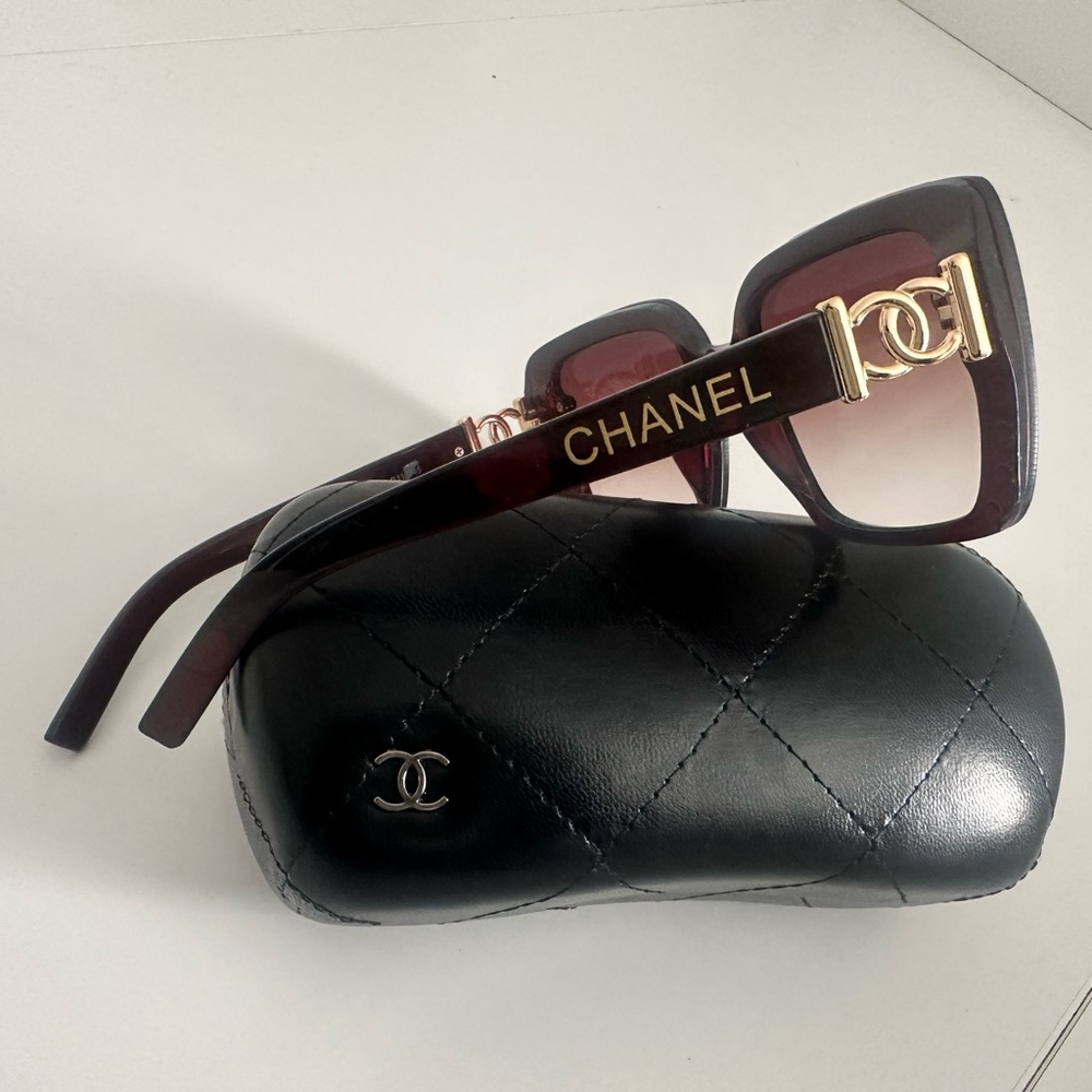 CHANEL Women's Gradient Square Sunglasses - Burgundy and Black - Picture 2 of 3